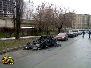Illustration for article titled Decadent American Corvette Burned By Ukrainian Proletariat
